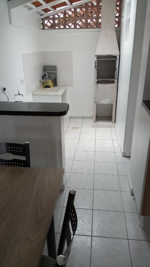 Kitinete Em Matinhos Com Piscinaヴィラ エクステリア 写真